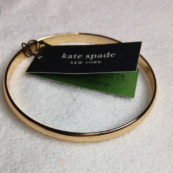 Kate Spade Gold-Tone Heart Of Gold Idiom Bangle with Pink Dust Bag - Picture 2 of 5